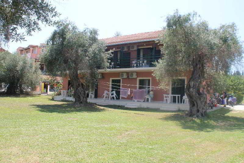 Ever Green Kavos Bagian luar foto